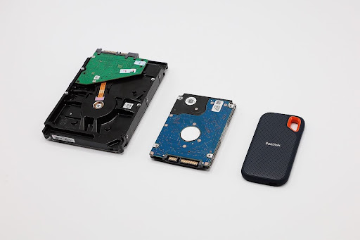 SSD’s, telefoons en servers: zo pak je data vernietiging goed aan